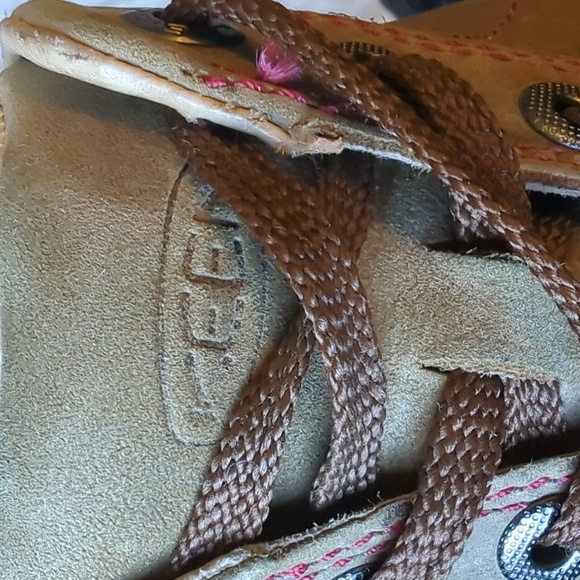 Keen Women's Brown Leather Sneakers - Picture 2 of 5